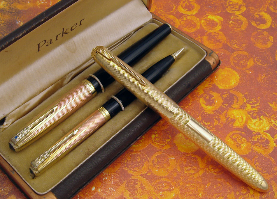 1945 PARKER 51 DOUBLE JEWEL FOUNTAIN PEN WITH STERLING CAP AND 14K